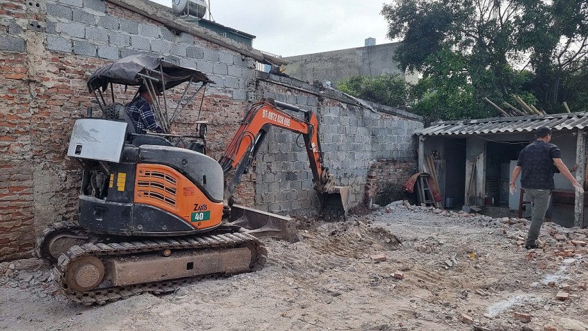 Ngôi nhà cũ đã được phá dỡ để xây dựng ngôi nhà mới