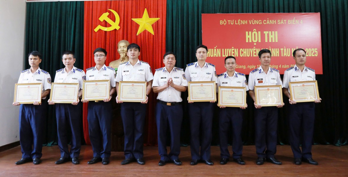 Bộ Tư lệnh Vùng Cảnh sát biển 4 tổ chức Hội thi huấn luyện chuyên ngành tàu
