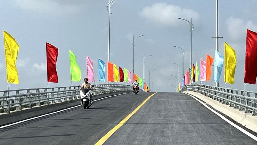 Tiền Giang: Thông xe cầu Tân Phong với tổng mức đầu tư hơn 239 tỷ đồng