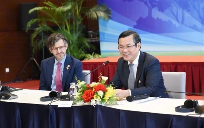 Giáo dục cần trở thành một “hệ sinh thái học tập mở”