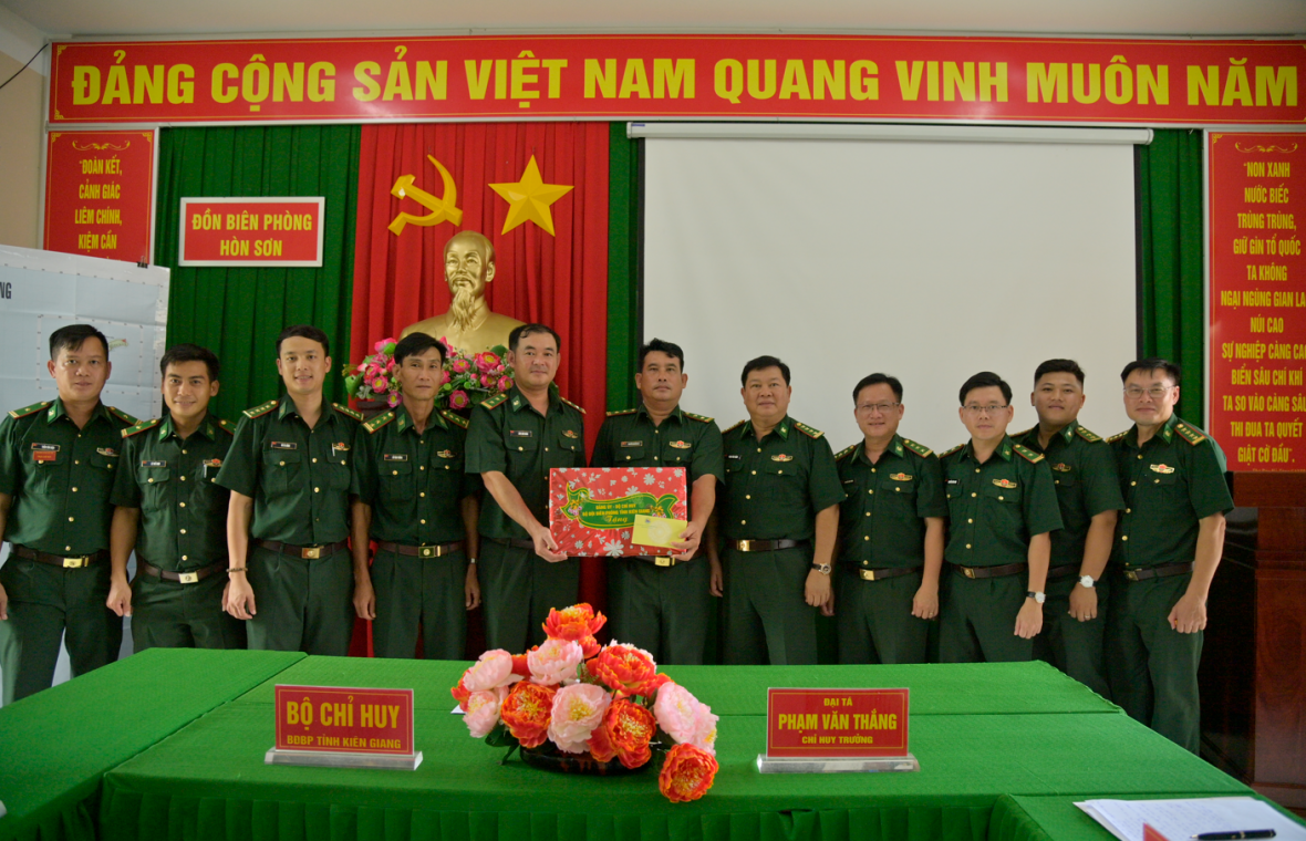 Bộ đội Biên phòng tỉnh Kiên Giang thăm, kiểm tra toàn diện tại Đồn Biên phòng Hòn Sơn