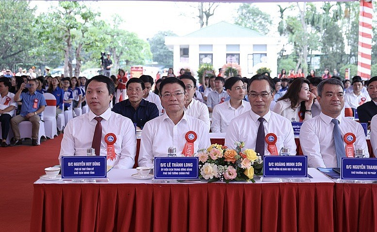 Phó Thủ tướng Lê Thành Long dự Lễ khởi công Dự án đầu tư xây dựng Đại học Thái Nguyên giai đoạn III - Ảnh: VGP Phó Thủ tướng Lê Thành Long dự Lễ khởi công Dự án đầu tư xây dựng Đại học Thái Nguyên giai đoạn III - Ảnh: VGP