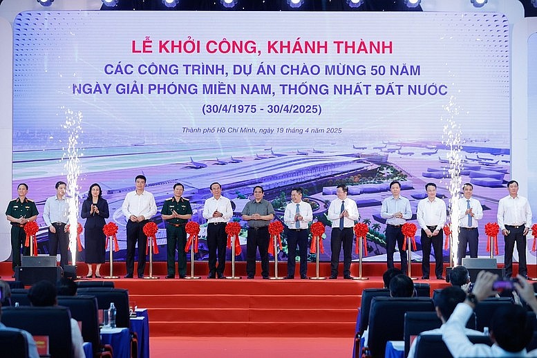 Thủ tướng nêu 6 bài học kinh nghiệm lớn trong việc thực hiện các mục tiêu phát triển kinh tế - xã hội