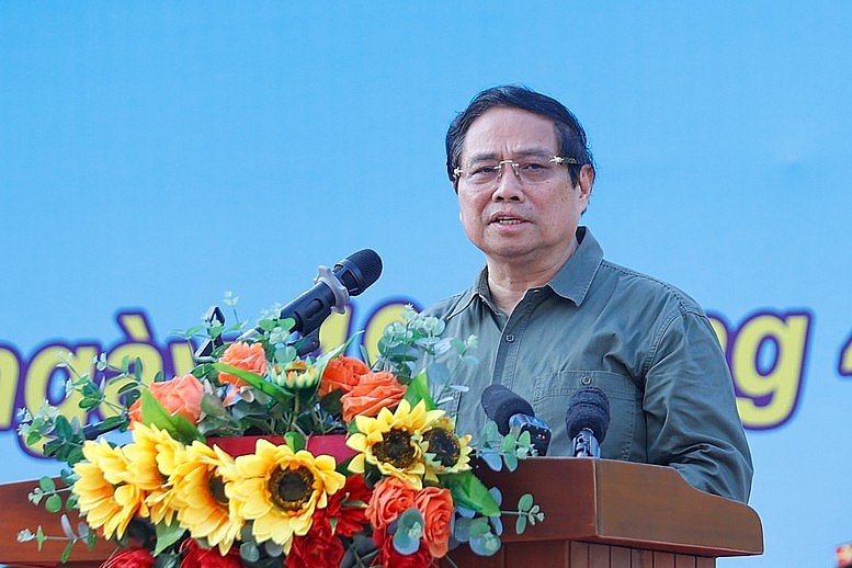 Thủ tướng kiểm tra, động viên lực lượng vũ trang chuẩn bị tham gia diễu binh, diễu hành