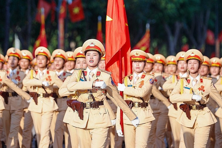 Thủ tướng kiểm tra, động viên lực lượng vũ trang chuẩn bị tham gia diễu binh, diễu hành