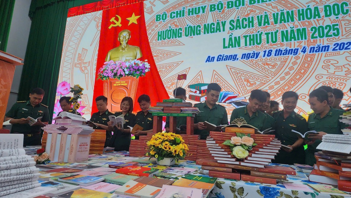 Bộ đội Biên phòng tỉnh An Giang hưởng ứng Ngày sách và văn hóa đọc Việt Nam