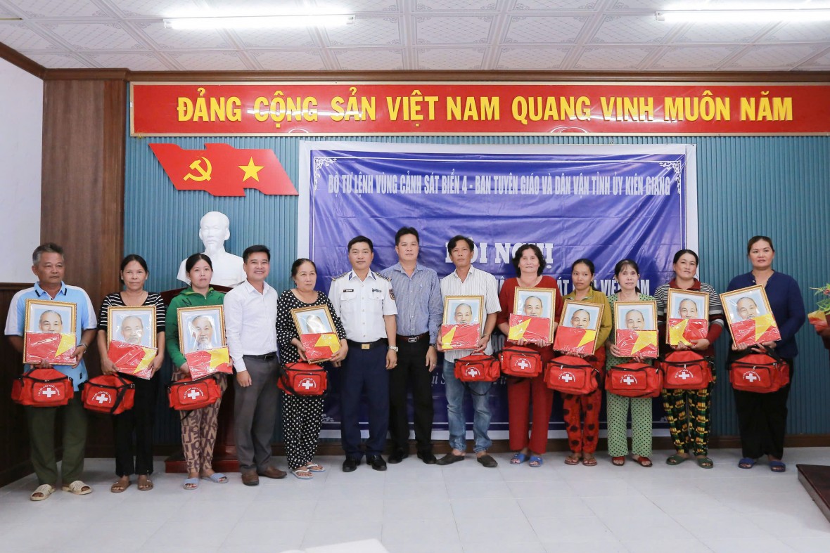 Nâng cao nhận thức pháp luật cho ngư dân huyện đảo Kiên Hải - Kiên Giang Nâng cao nhận thức pháp luật cho ngư dân huyện đảo Kiên Hải - Kiên Giang