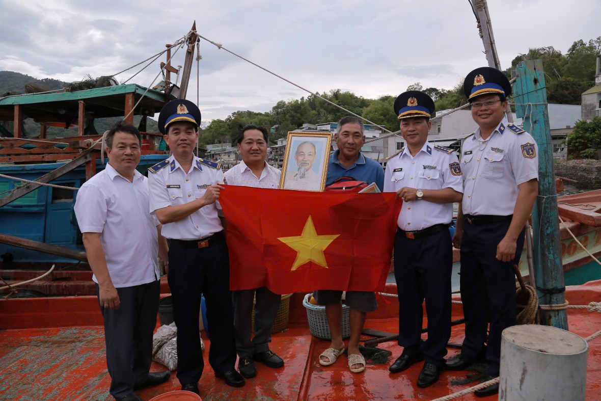 Nâng cao nhận thức pháp luật cho ngư dân huyện đảo Kiên Hải - Kiên Giang Nâng cao nhận thức pháp luật cho ngư dân huyện đảo Kiên Hải - Kiên Giang