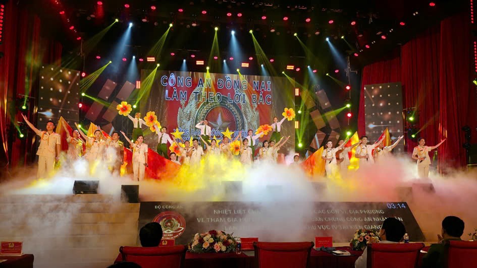 Kiên Giang: Khai mạc Hội diễn nghệ thuật quần chúng Công an nhân dân khu vực 4