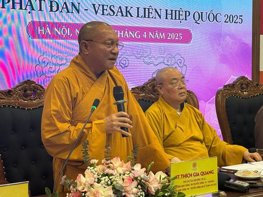 Thượng tọa Thích Gia Quang, Phó Chủ tịch Hội đồng Trị sự, Trưởng ban Thông tin truyền thông, GHPGVN, Trưởng ban Thông tin truyền thông Đại lễ Vesak Liên Hợp Quốc 2025 thông tin về Đại lễ - Ảnh: VGP