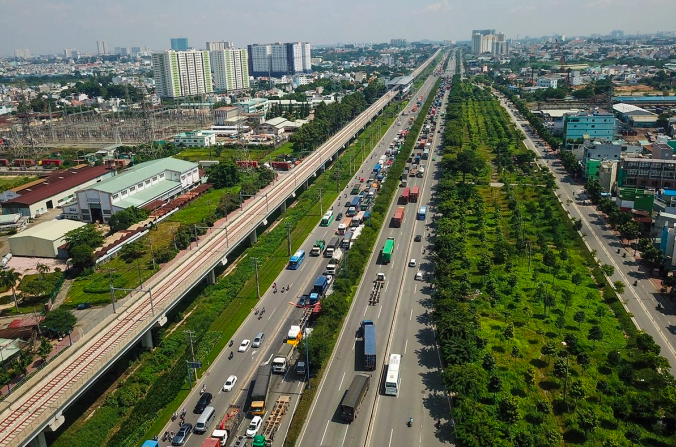 Cấm các loại xe ô tô tải lưu thông vào khu vực nội đô Thành phố. (Ảnh: VNE) Cấm các loại xe ô tô tải lưu thông vào khu vực nội đô Thành phố. (Ảnh: VNE)