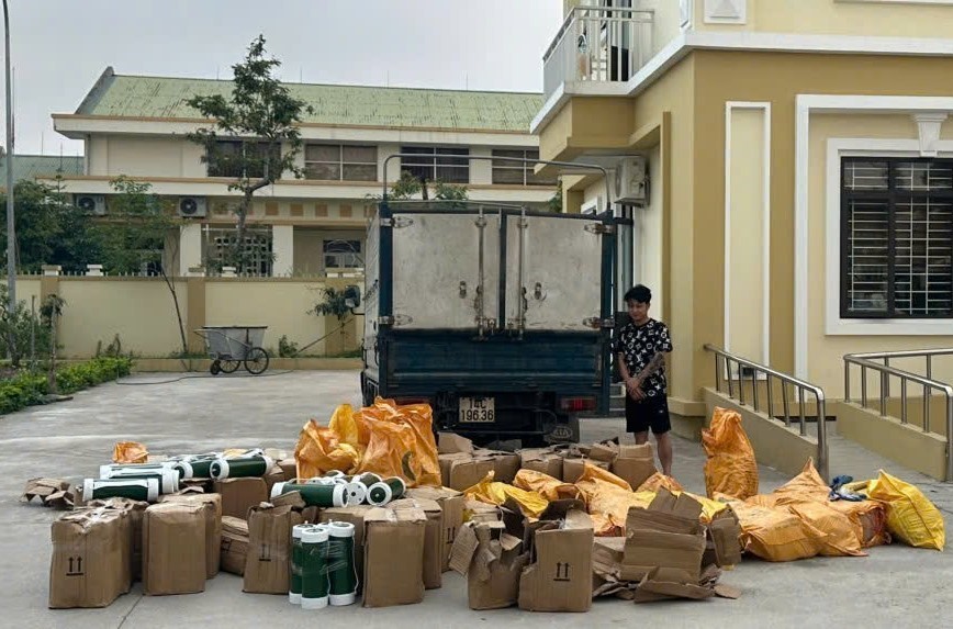 Quảng Ninh phát hiện vụ vận chuyển, kinh doanh số lượng lớn bình “khí cười” trái phép Quảng Ninh phát hiện vụ vận chuyển, kinh doanh số lượng lớn bình “khí cười” trái phép