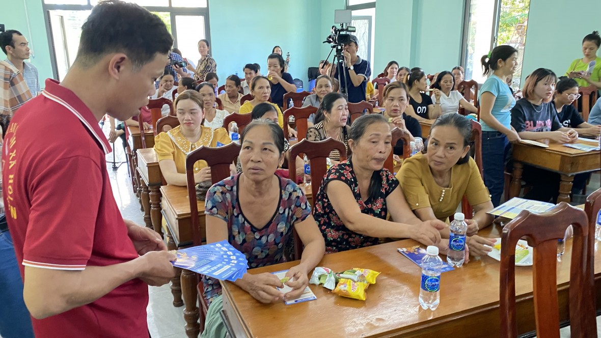 Nhiều điểm đổi mới mạnh mẽ về tuyên truyền, giải đáp, tư vấn chính sách BHXH, BHYT được triển khai tại nhiều địa phương trên cả nước.