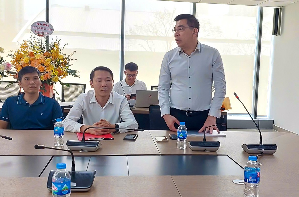 Nhà báo Phạm Văn Anh được bổ nhiệm làm Phó Tổng Biên tập Tạp chí Điện tử và Ứng dụng