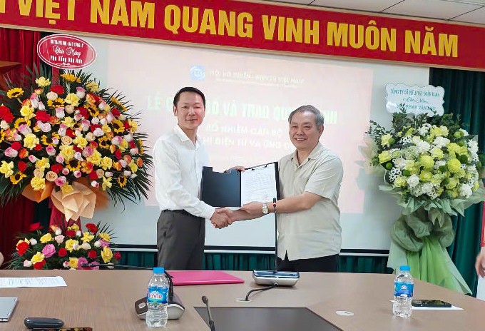 Nhà báo Phạm Văn Anh được bổ nhiệm làm Phó Tổng Biên tập Tạp chí Điện tử và Ứng dụng