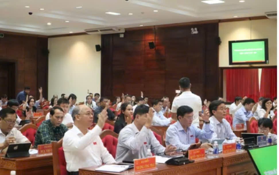 Miễn nhiệm chức danh Chủ tịch UBND tỉnh Đắk Lắk Đối với ông Phạm Ngọc Nghị