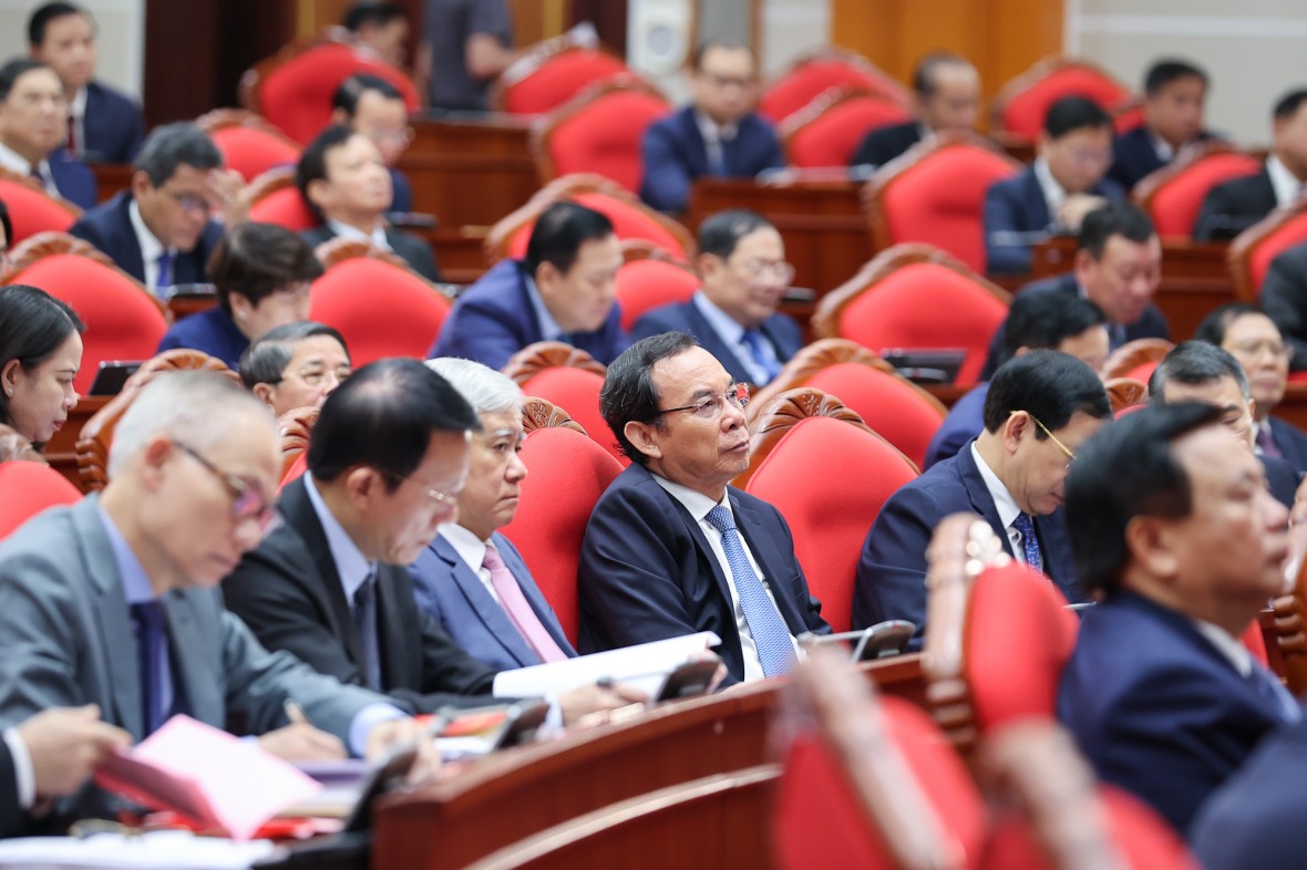 Các đại biểu dự Hội nghị Trung ương 11 khóa XIII Các đại biểu dự Hội nghị Trung ương 11 khóa XIII