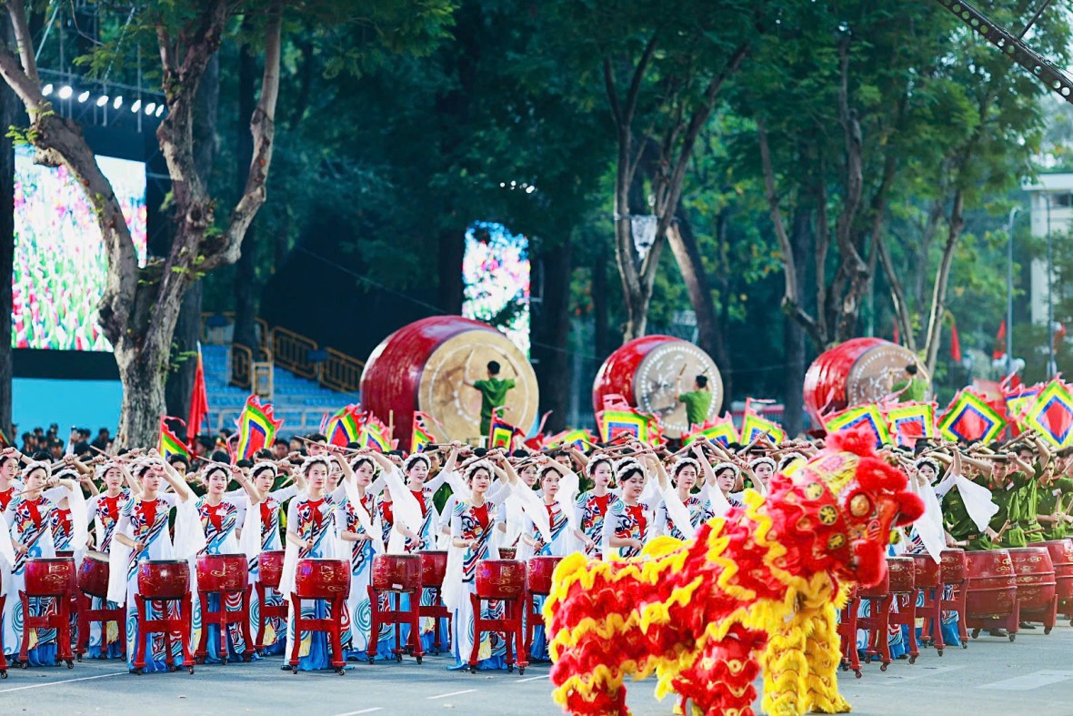 Ân tượng đêm sơ duyệt diễu binh của Học viên Cảnh sát