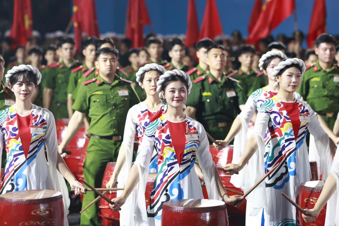 Ân tượng đêm sơ duyệt diễu binh của Học viên Cảnh sát