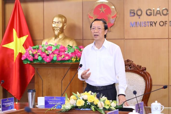 Bộ GD&ĐT: Dạy, học tiếng Anh “không phải gọt chân cho vừa giày”