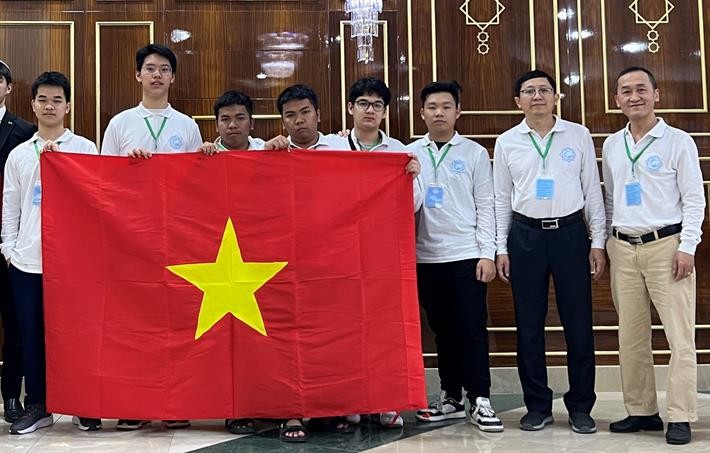 6/6 học sinh Việt Nam “ẵm” huy chương Vàng Olympic Toán quốc tế Turkmenistan