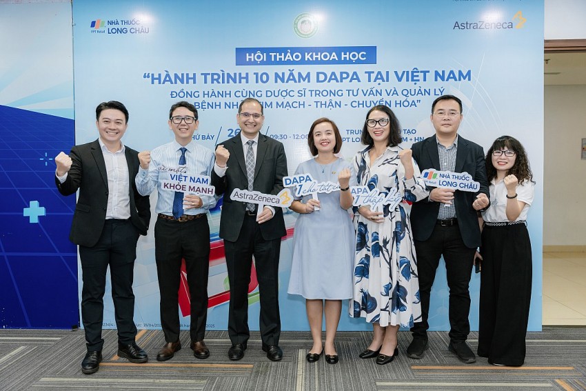 Đại diện nhà thuốc Long Châu và AstraZeneca Việt Nam tại sự kiện ‘Hành trình 10 năm DAPA tại Việt Nam”. Đại diện nhà thuốc Long Châu và AstraZeneca Việt Nam tại sự kiện ‘Hành trình 10 năm DAPA tại Việt Nam”.