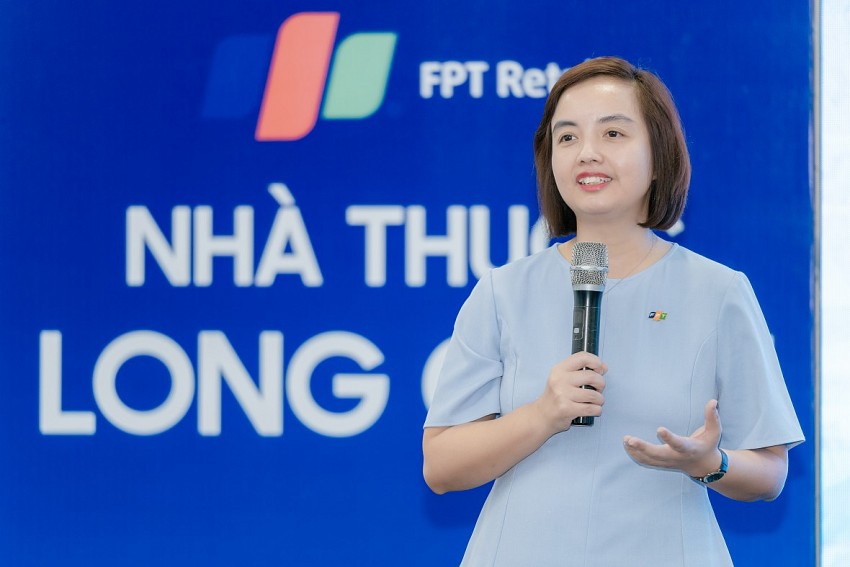 Bà Nguyễn Đỗ Quyên, Phó Tổng Giám đốc FPT Retail kiêm Giám đốc Điều hành Hệ thống nhà thuốc và tiêm chủng FPT Long Châu. Bà Nguyễn Đỗ Quyên, Phó Tổng Giám đốc FPT Retail kiêm Giám đốc Điều hành Hệ thống nhà thuốc và tiêm chủng FPT Long Châu.