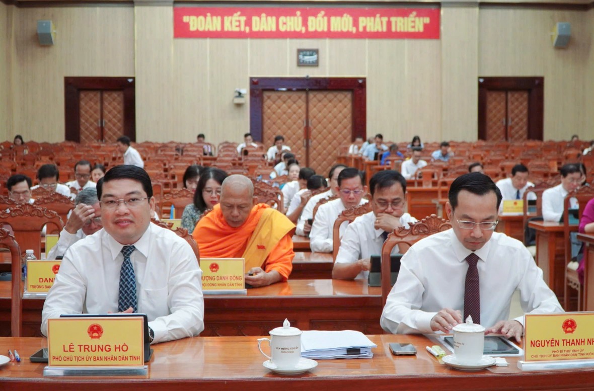 Thống nhất chủ trương hợp nhất hai tỉnh An Giang và Kiên Giang Thống nhất chủ trương hợp nhất hai tỉnh An Giang và Kiên Giang