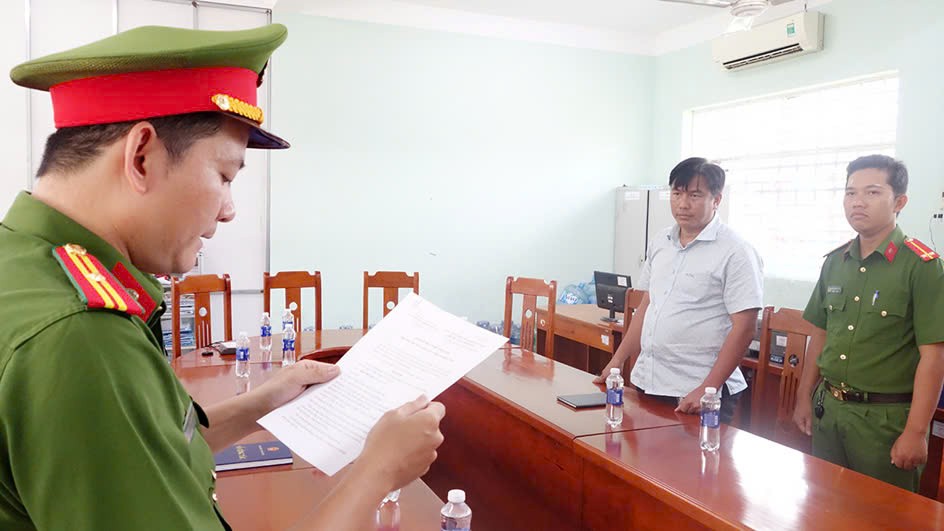 An Giang: Bắt tạm giam nguyên Giám đốc Trung tâm Giáo dục nghề nghiệp - Giáo dục thường xuyên huyện Châu Thành