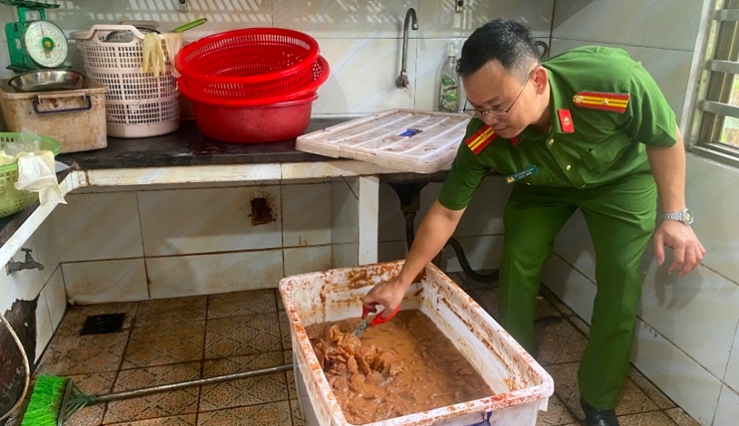 Dừng hoạt động cơ sở kinh doanh Nhung Mẹ Beo do không đảm bảo an toàn vệ sinh thực phẩm.