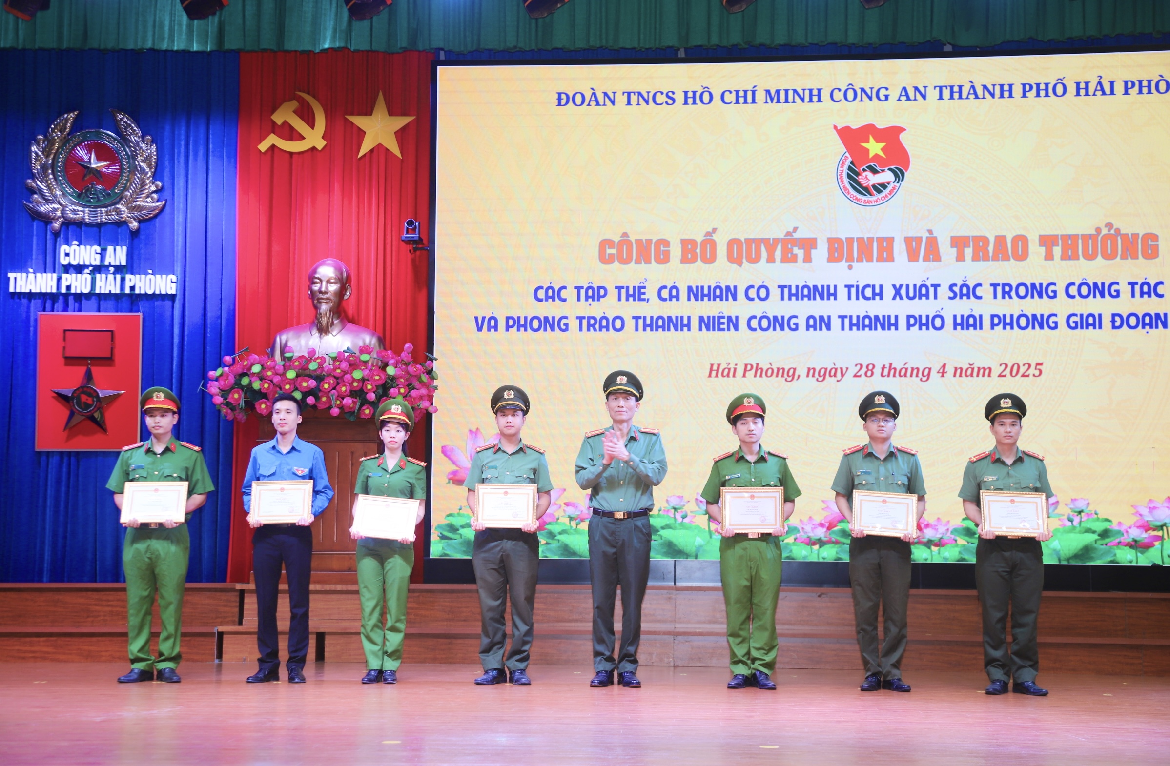 Vinh danh 11 gương mặt trẻ Công an Hải Phòng xuất sắc tiêu biểu