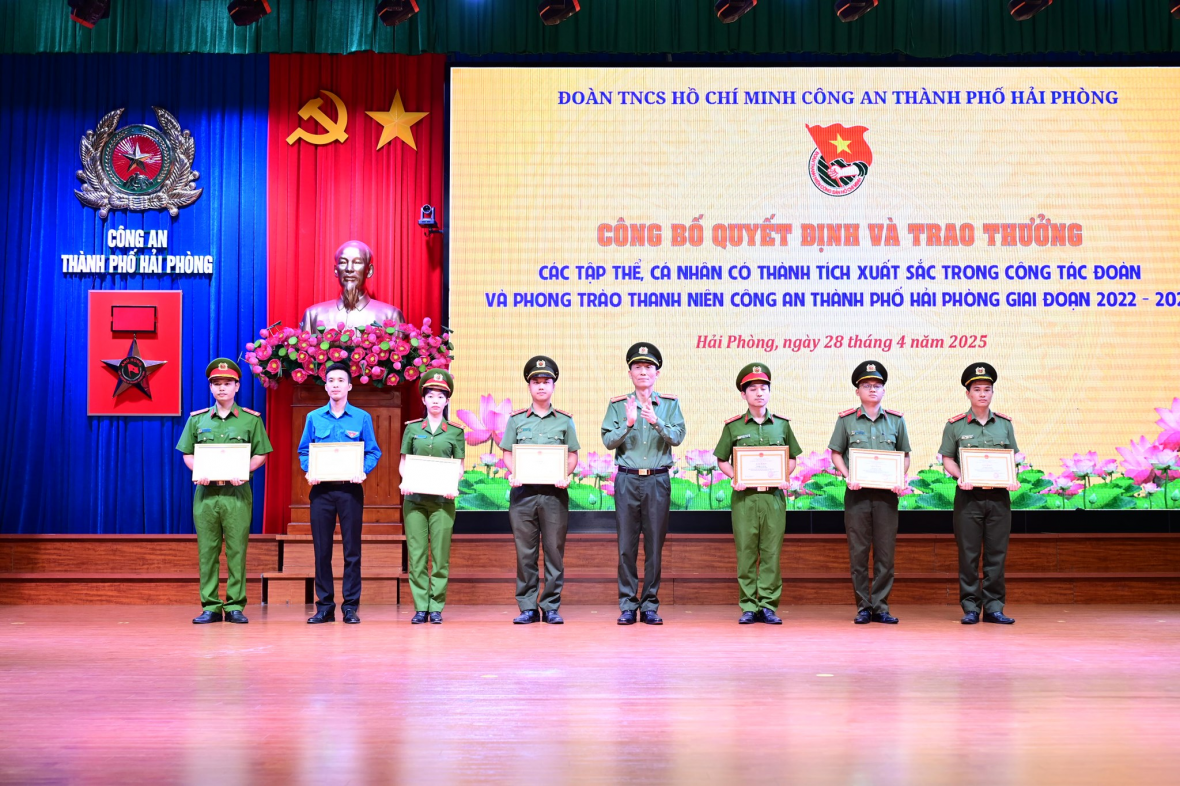 Vinh danh 11 gương mặt trẻ Công an Hải Phòng xuất sắc tiêu biểu