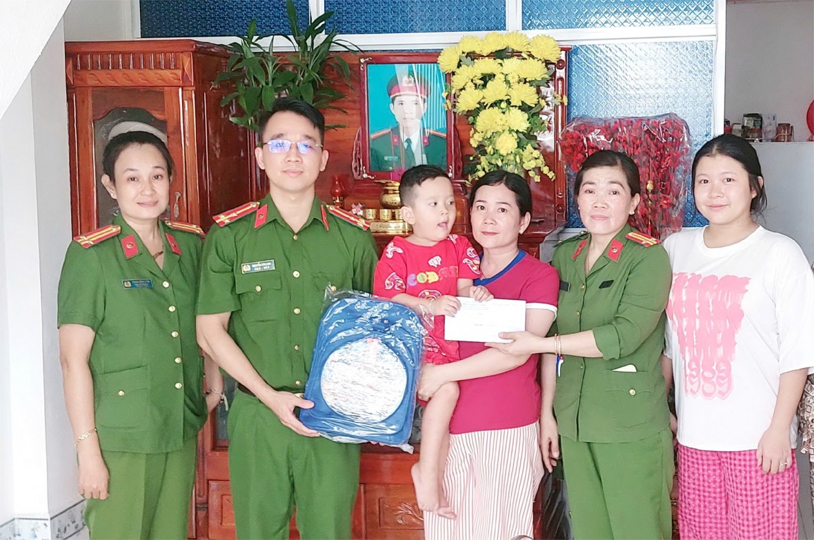 Nuôi dưỡng ước mơ đến trường cho học sinh ở Bạc Liêu