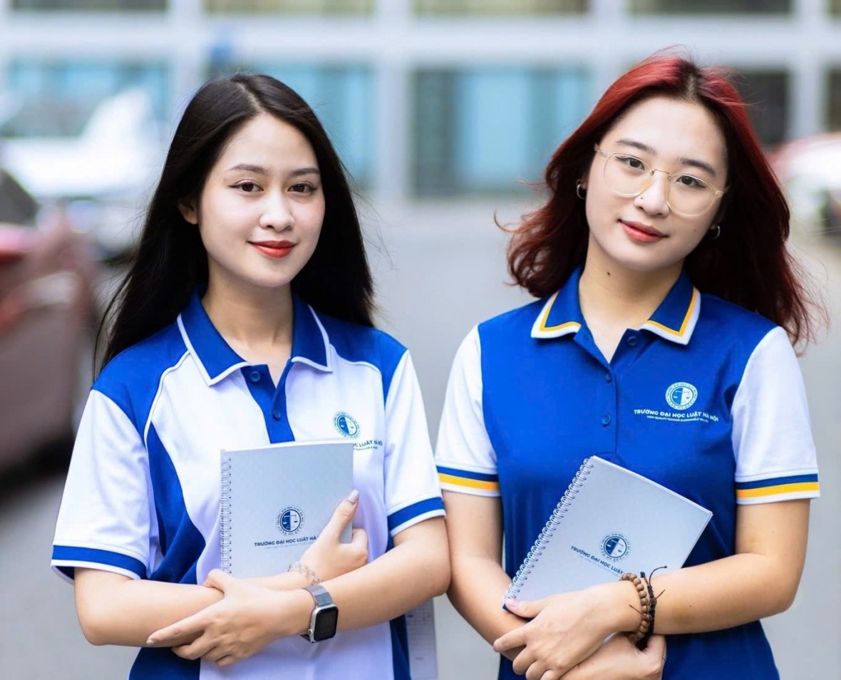 9 tổ hợp xét tuyển học bạ và điểm thi vào Đại học Luật Hà Nội