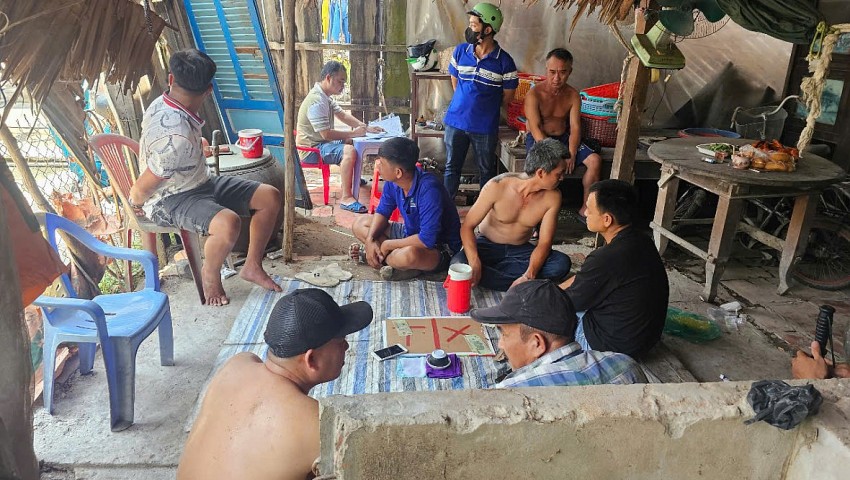 Triệt phá tụ điểm lắc tài xỉu ăn thua bằng tiền tại Tiền Giang