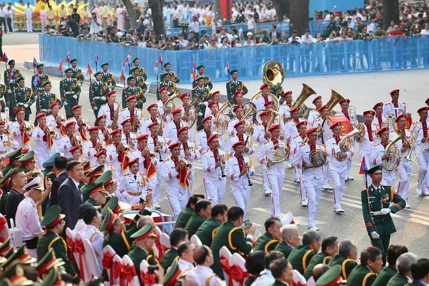 Lễ diễu binh diễu hành tại TP HCM.