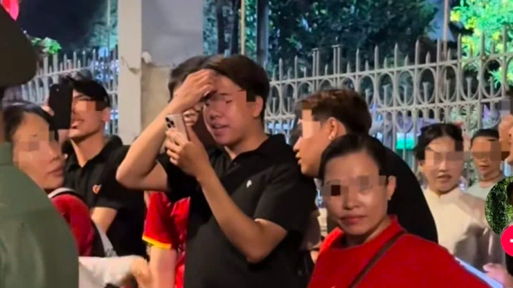 Nam sinh Trường Đại học Văn Lang la hét, buông lời thiếu chuẩn mực với các bác cựu chiến binh ngay tại lễ 30/4. Ảnh: D.V.