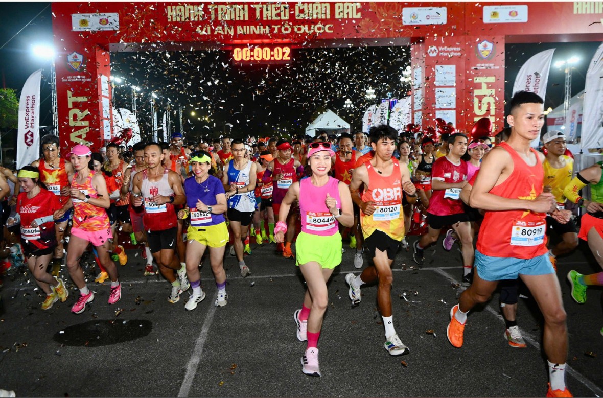 Hơn 1.000 vận động viên tham gia cự ly 21 km.