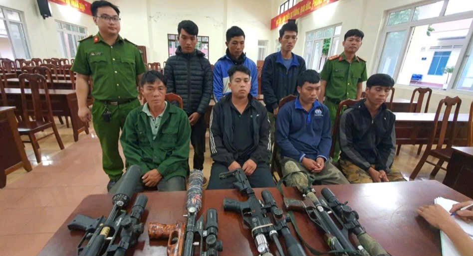 Tạm giữ 7 đối tượng ở Đắk Lắk mang súng tự chế vào rừng săn bắn
