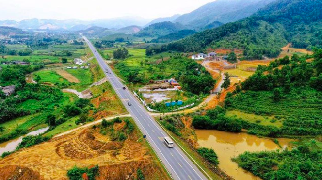 Đường Hòa Lạc - Hòa Bình sẽ nâng thiết kế lên đường cao tốc có 6 làn xe và vận tốc tối đa100km/h.