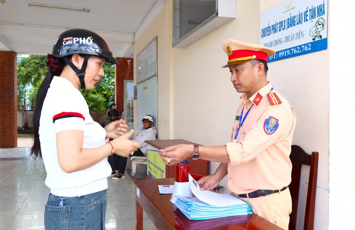 Công an tỉnh Bạc Liêu tổ chức sát hạch, cấp giấy phép lái xe