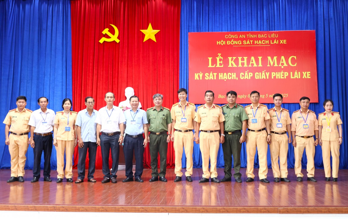 Công an tỉnh Bạc Liêu tổ chức sát hạch, cấp giấy phép lái xe