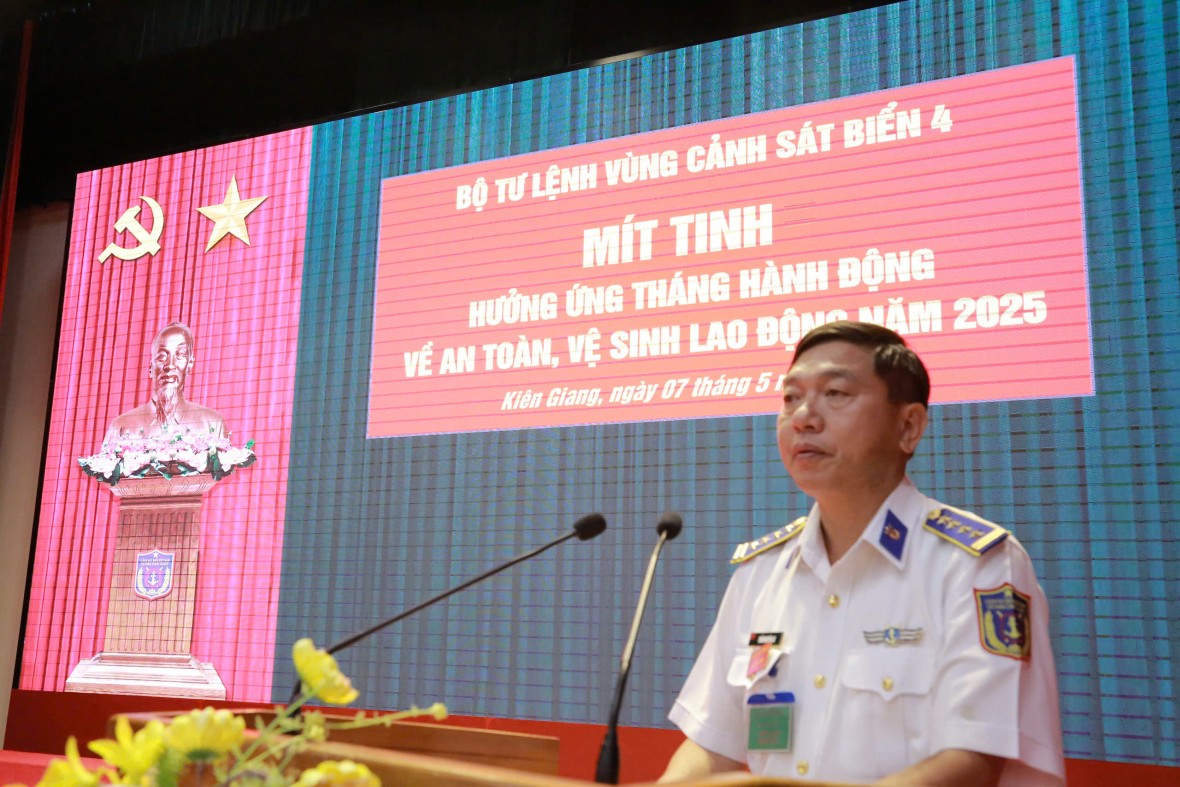 Bộ Tư lệnh Vùng Cảnh sát biển 4 tổ chức mít tinh hưởng ứng tháng hành động về an toàn vệ sinh lao động năm 2025