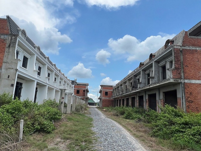 Khối tài sản khổng lồ được đầu tư từ tài sản của người dân bị lãng phí suốt gần 5 năm nay đã được tháo gỡ khó khăn bước đầu khi gỡ lệnh ngừng giao dịch.