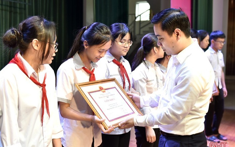 Đề xuất 5 hình thức khen thưởng học sinh