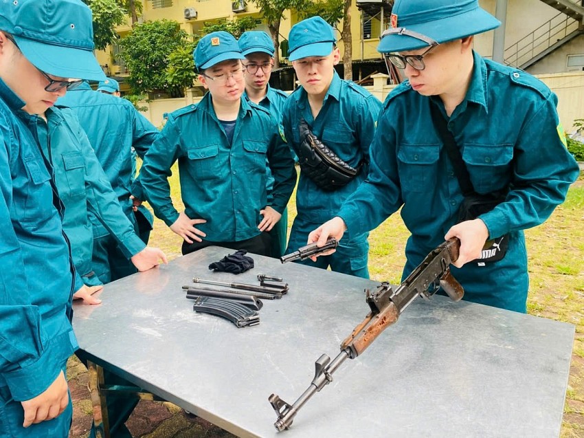 Cán bộ, viên chức Bộ Tư pháp tham gia huấn luyện tự vệ năm 2025