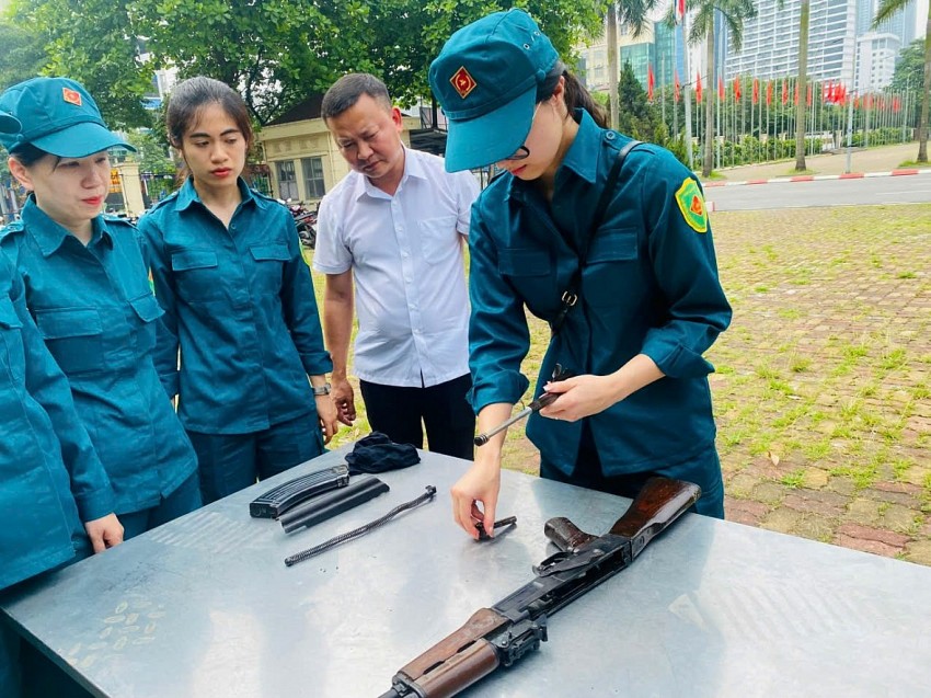 Cán bộ, viên chức Bộ Tư pháp tham gia huấn luyện tự vệ năm 2025