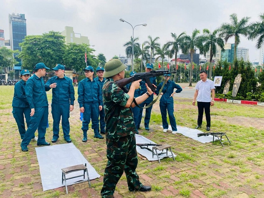 Cán bộ, viên chức Bộ Tư pháp tham gia huấn luyện tự vệ năm 2025