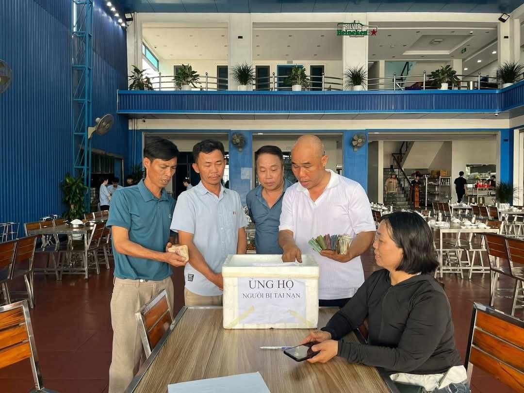 Toàn bộ số tiền bán được đã được bàn giao cho người thân tài xế xe tải.