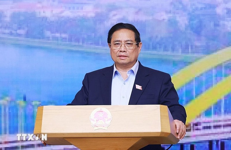 Thủ tướng Chính phủ Phạm Minh Chính ký Công điện gửi 5 Bộ trưởng và Chủ tịch UBND tỉnh, thành phố trực thuộc Trung ương về việc chủ động triển khai các biện pháp bảo đảm sản xuất, chế biến, tiêu thụ và xuất khẩu nông sản. Ảnh: Phạm Thắng